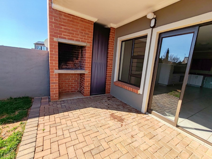 2 Bedroom Property for Sale in Grimbeeck Park North West